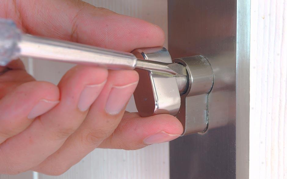 changer serrure porte blindée prix Paris 10